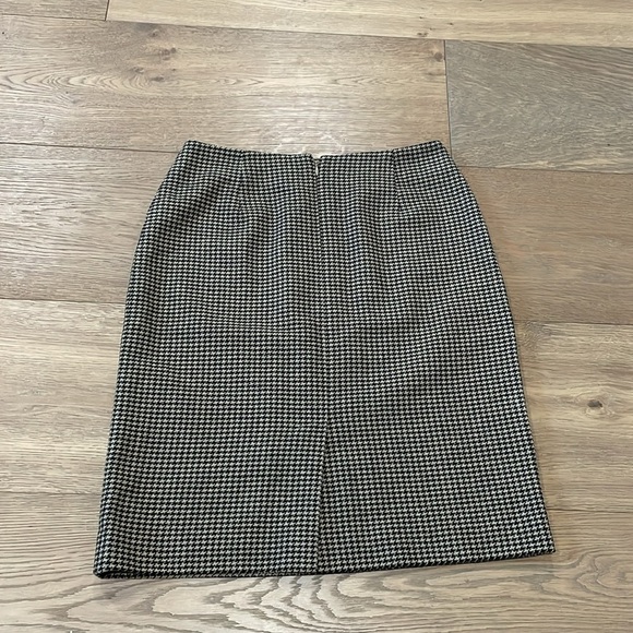 Ann Taylor Brown/Black Houndstooth Pattern Wool Blend Pencil Skirt Size 4 - Picture 6 of 9